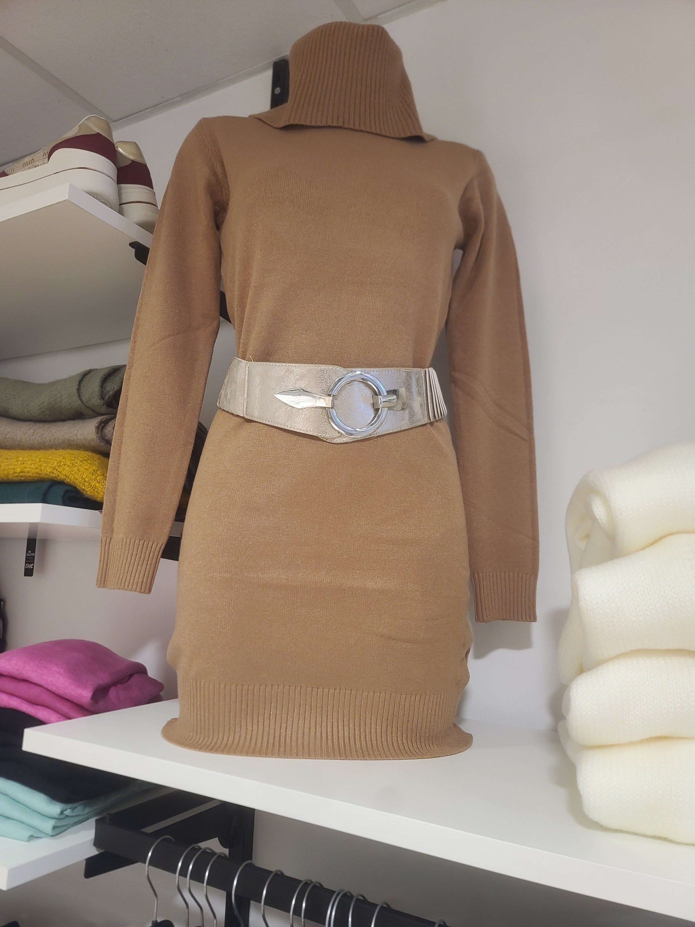 Robe pull AVA