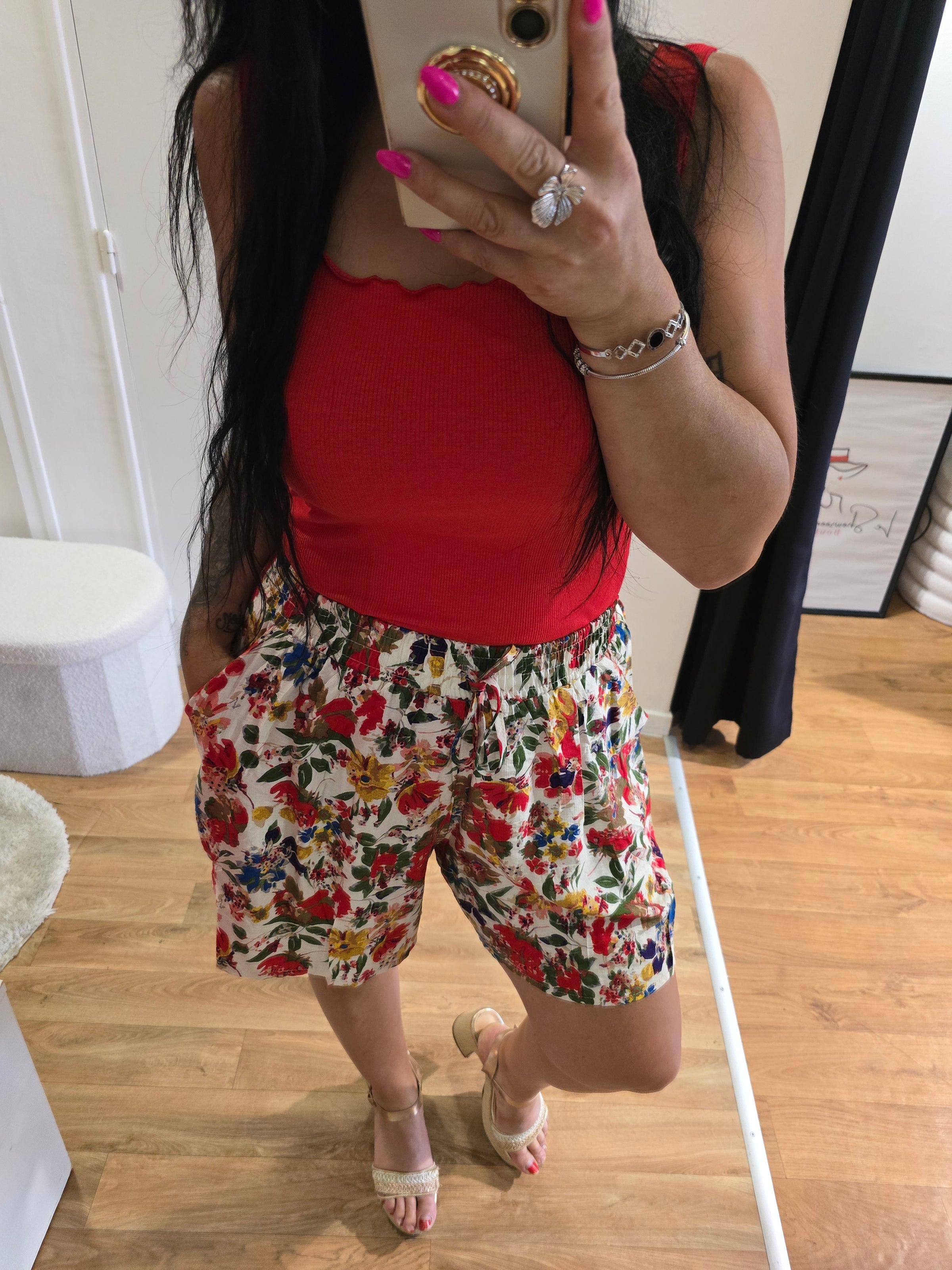 Short HANAÉ